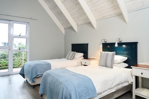 club break family apartment twin room en suite club break family apartment twin room en suite