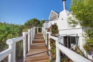 self catering accommodation in cape st francis south africa moonpath 2.